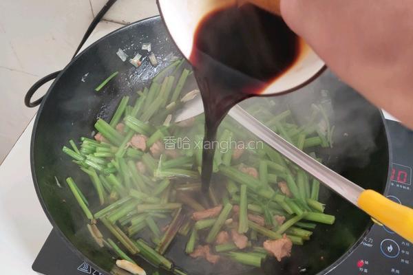 芹菜炒肉的做法图解9