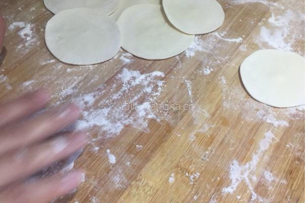 韭菜猪肉饺子?的做法图解3