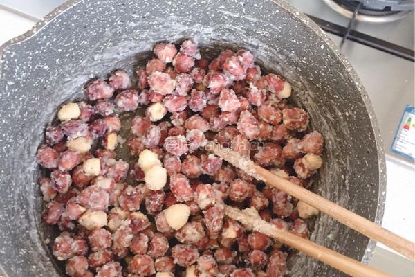 馋嘴零食——糖衣花生的做法图解4