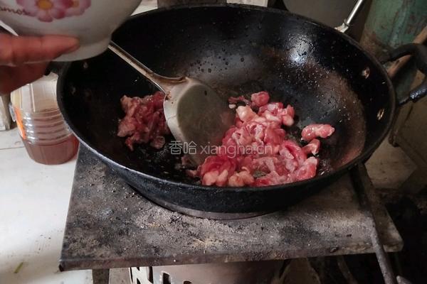 绿豆芽炒芹菜的做法图解3