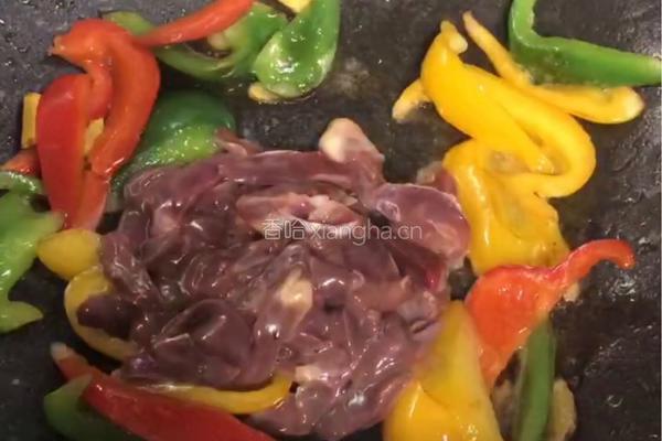 彩椒炒鸡杂的做法图解6