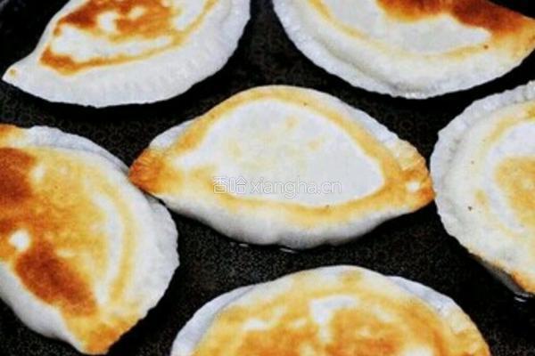 月牙式菜盒的做法图解6