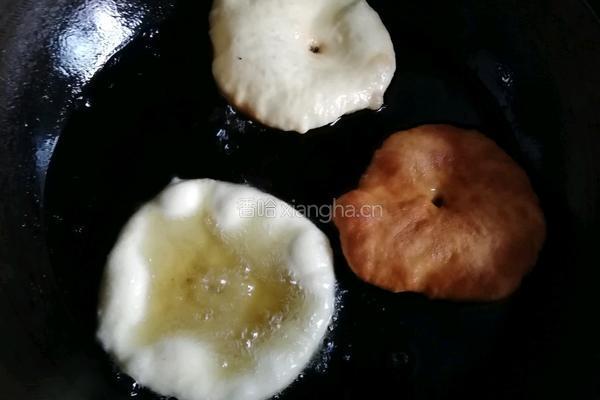 家常鸡蛋五香油饼的做法图解8