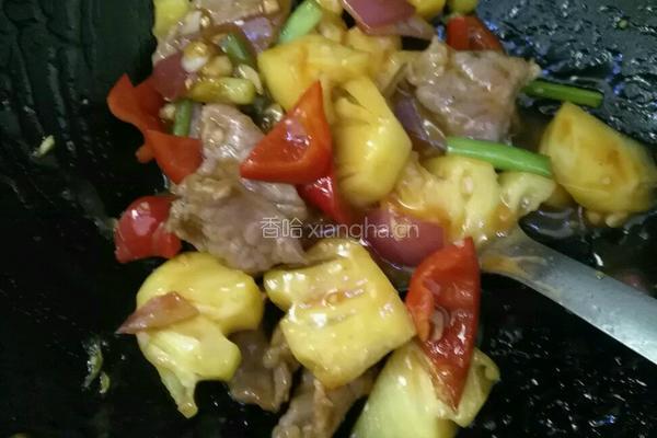 波萝炒牛肉的做法图解4