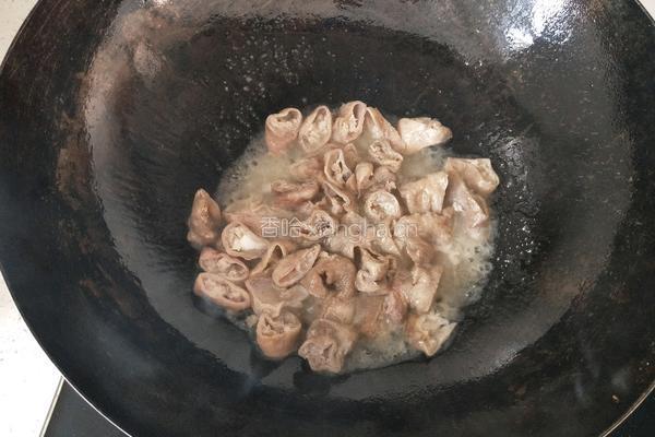 辣椒炒肥肠的做法图解9
