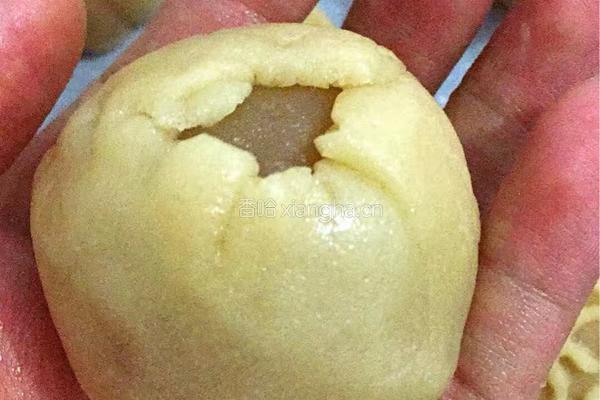 蛋黄月饼的做法图解9