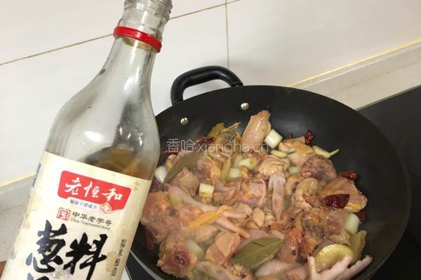 啤酒魔芋炖鸡的做法图解4