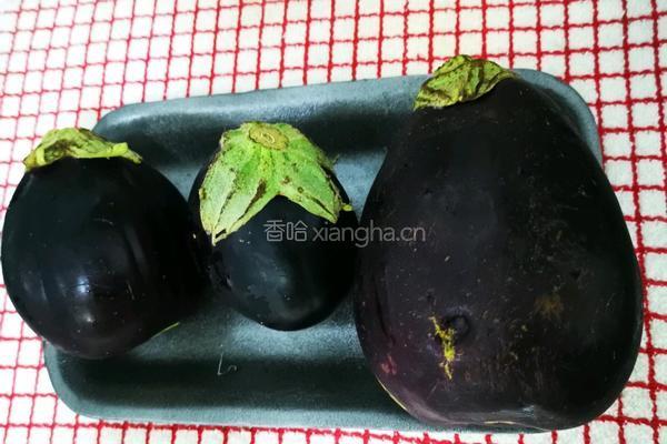 茄子炒牛肉的做法图解1