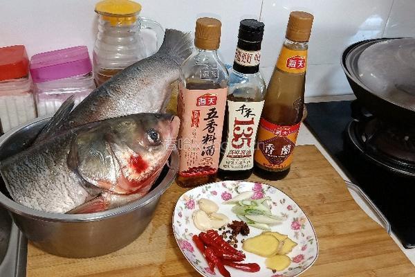 炖胖头鱼的做法图解2