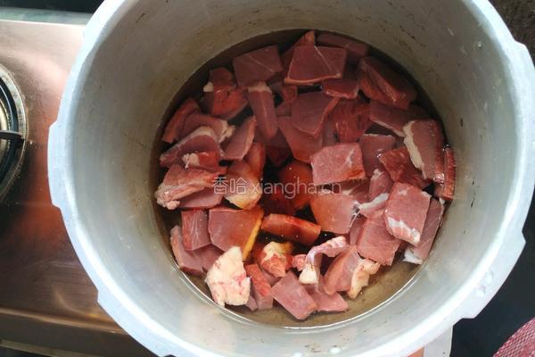 土豆炖牛肉的做法图解2