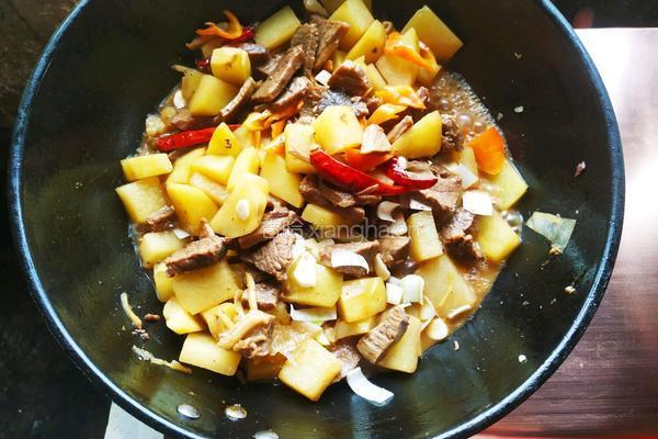 土豆炖牛肉的做法图解7