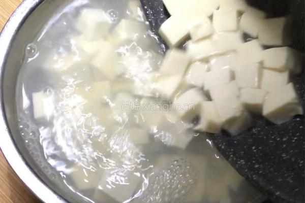 蟹黄豆腐的做法图解7