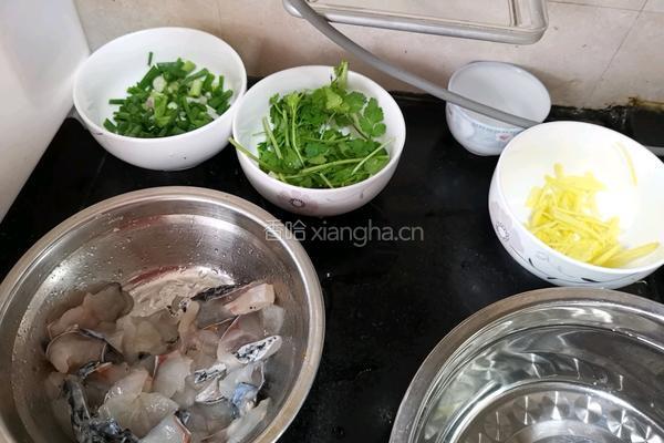 桂花鱼砂锅粥的做法图解3
