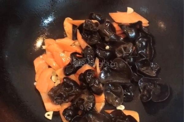 黑木耳炒山药（清肠美食）的做法图解4