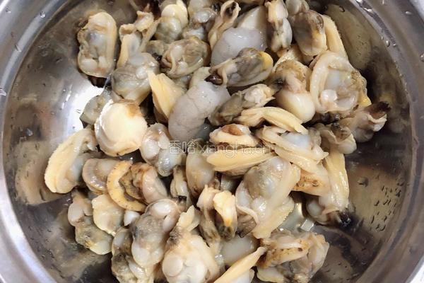 爆炒海鲜西兰花的做法图解1