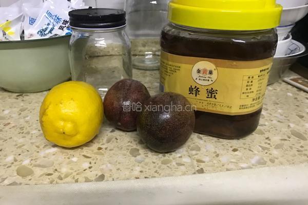 蜂蜜柠檬百香果的做法图解1