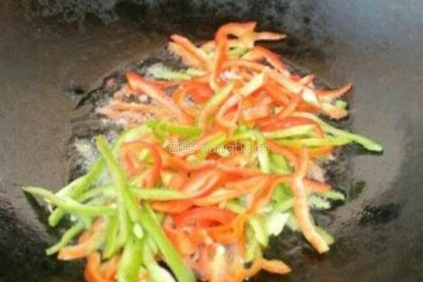 青红椒爆土豆丝的做法图解5