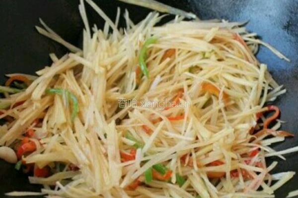 青红椒爆土豆丝的做法图解7