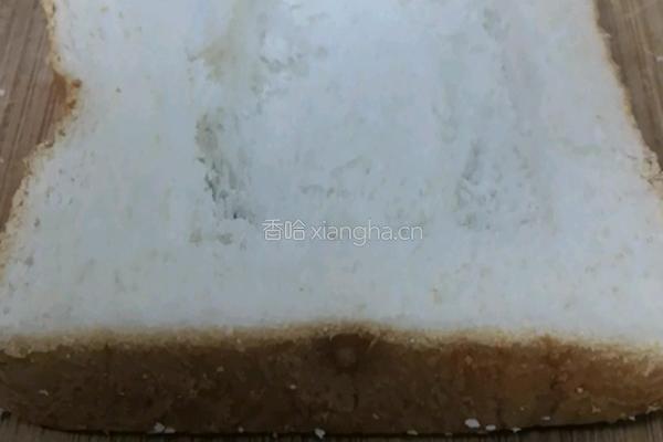 爆汁鸡蛋土司的做法图解2