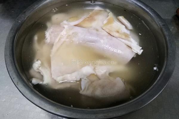 孜然香辣猪皮的做法图解1