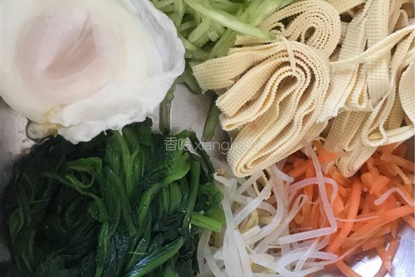 韩式拌饭的做法图解2