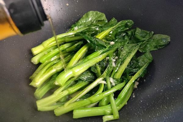 蒜蓉菜心的做法图解5
