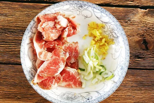 芹菜炒肉的做法图解6