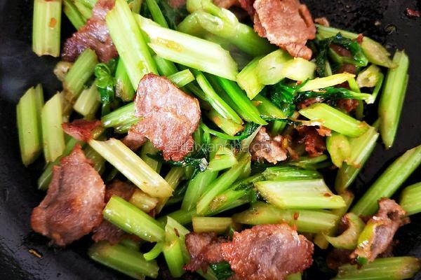 芹菜炒肉的做法图解15