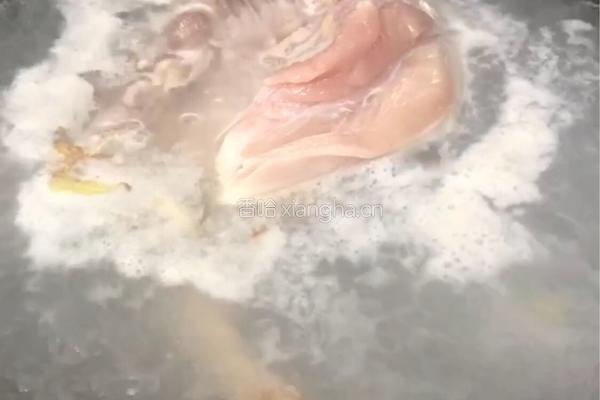 客家咸鸡的做法图解1