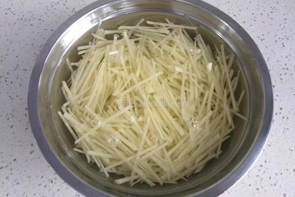 青椒土豆丝的做法图解3