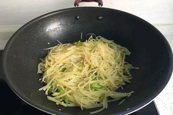 青椒土豆丝的做法图解8