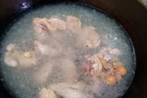 香菇土豆焖鸡块的做法图解1
