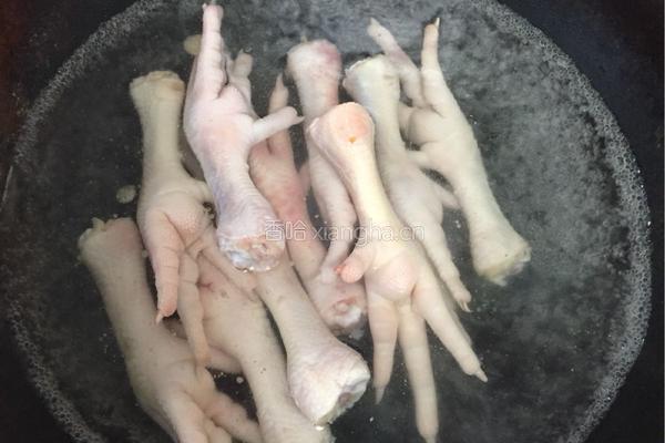 香辣鸡爪的做法图解2
