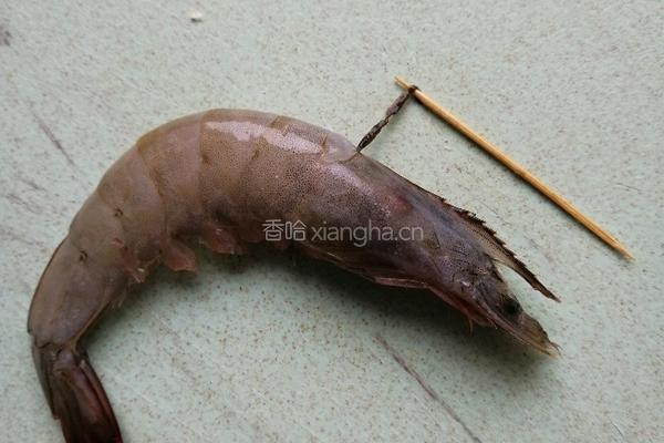 〔正月十五闹元宵〕蒜蓉粉丝蒸大虾的做法图解2