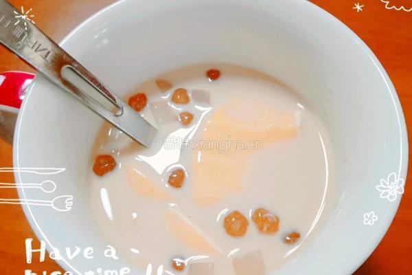 奶茶布丁（一人份）的做法图解2