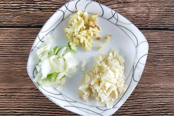 蟹味菇炒肉的做法图解4