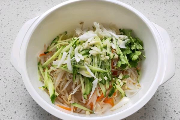 凉拌豆芽的做法图解4