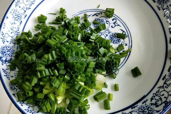 小葱盐水虾的做法图解2