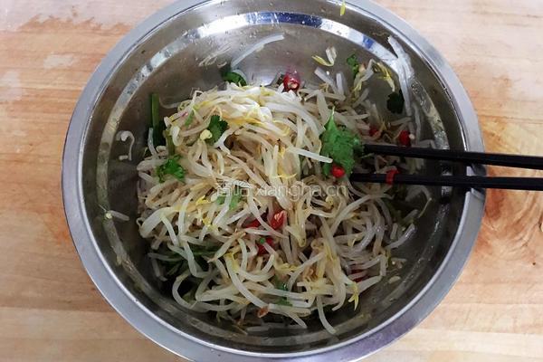凉拌绿豆芽的做法图解7