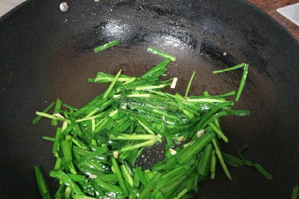 韭菜炒河虾的做法图解9
