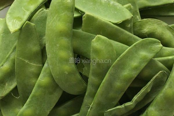 荷兰豆炒香肠的做法图解3