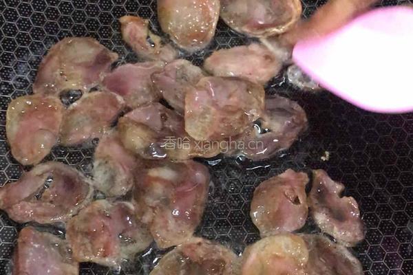 荷兰豆炒香肠的做法图解7