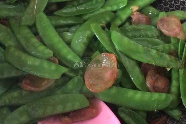 荷兰豆炒香肠的做法图解12