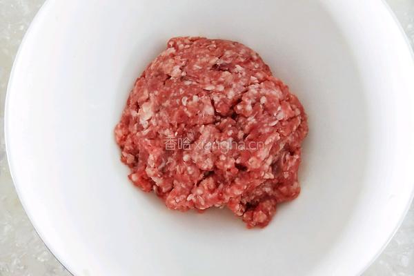  圆葱羊肉水饺的做法图解3