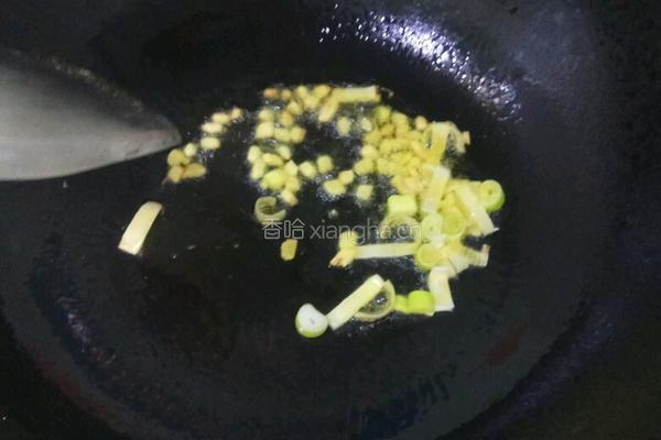 青椒炒虾皮的做法图解5