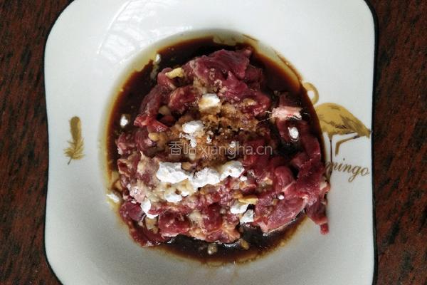 洋葱炒牛肉的做法图解2