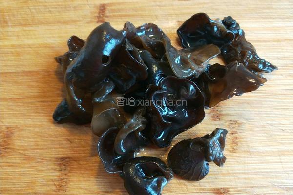 正月十五闹圆宵 木耳菠菜炒鸡蛋的做法图解4