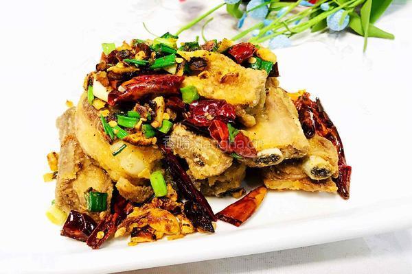 椒盐排骨的做法图解1
