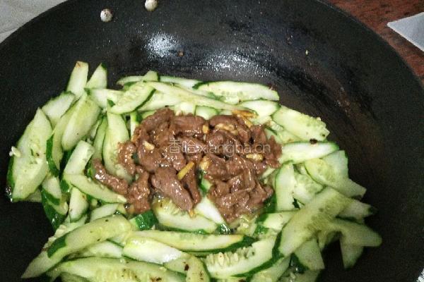 青瓜炒牛肉的做法图解9