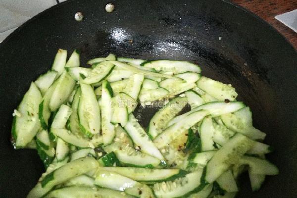 青瓜炒牛肉的做法图解8